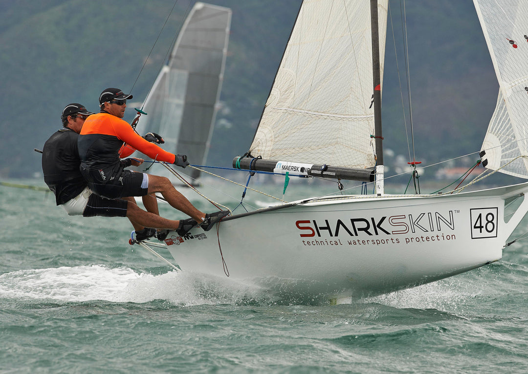 Windsurfing vs Kiteboarding: Which One Is Right for You?