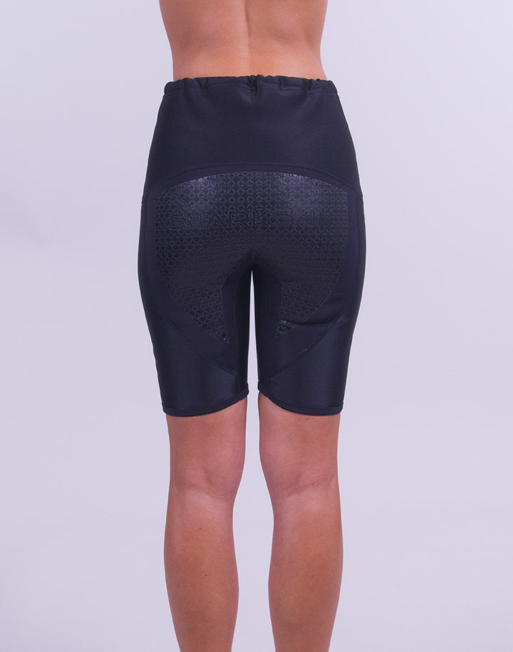 PERFORMANCE WEAR SHORT PANTS - WOMENS