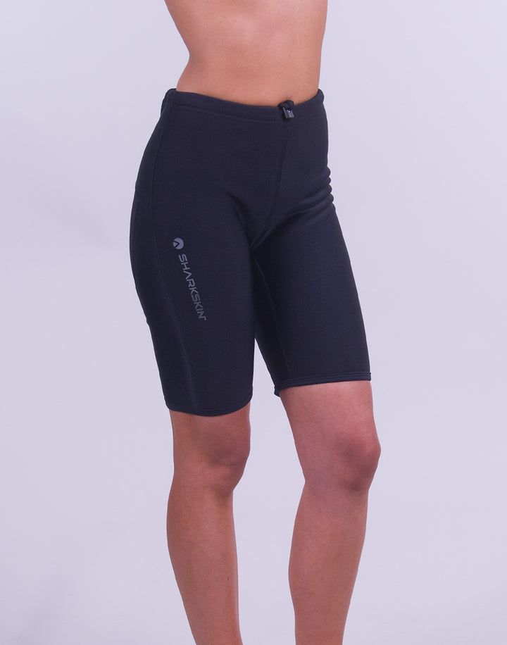 PERFORMANCE WEAR SHORT PANTS - WOMENS