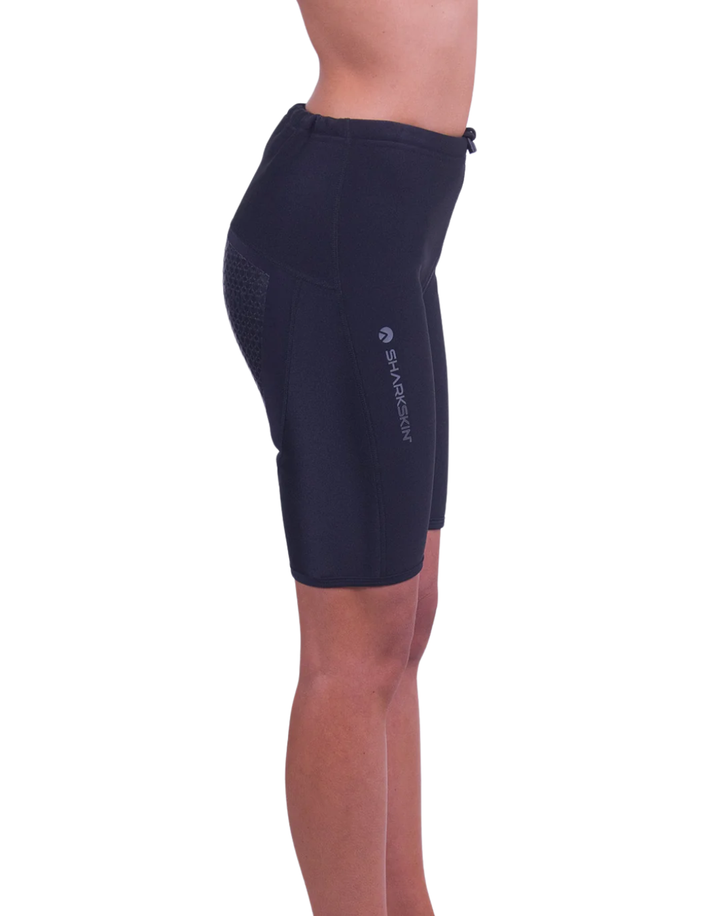 PERFORMANCE WEAR SHORT PANTS - WOMENS