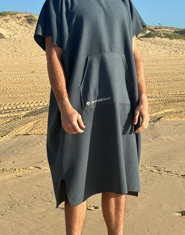 SAND FREE HOODED TOWEL