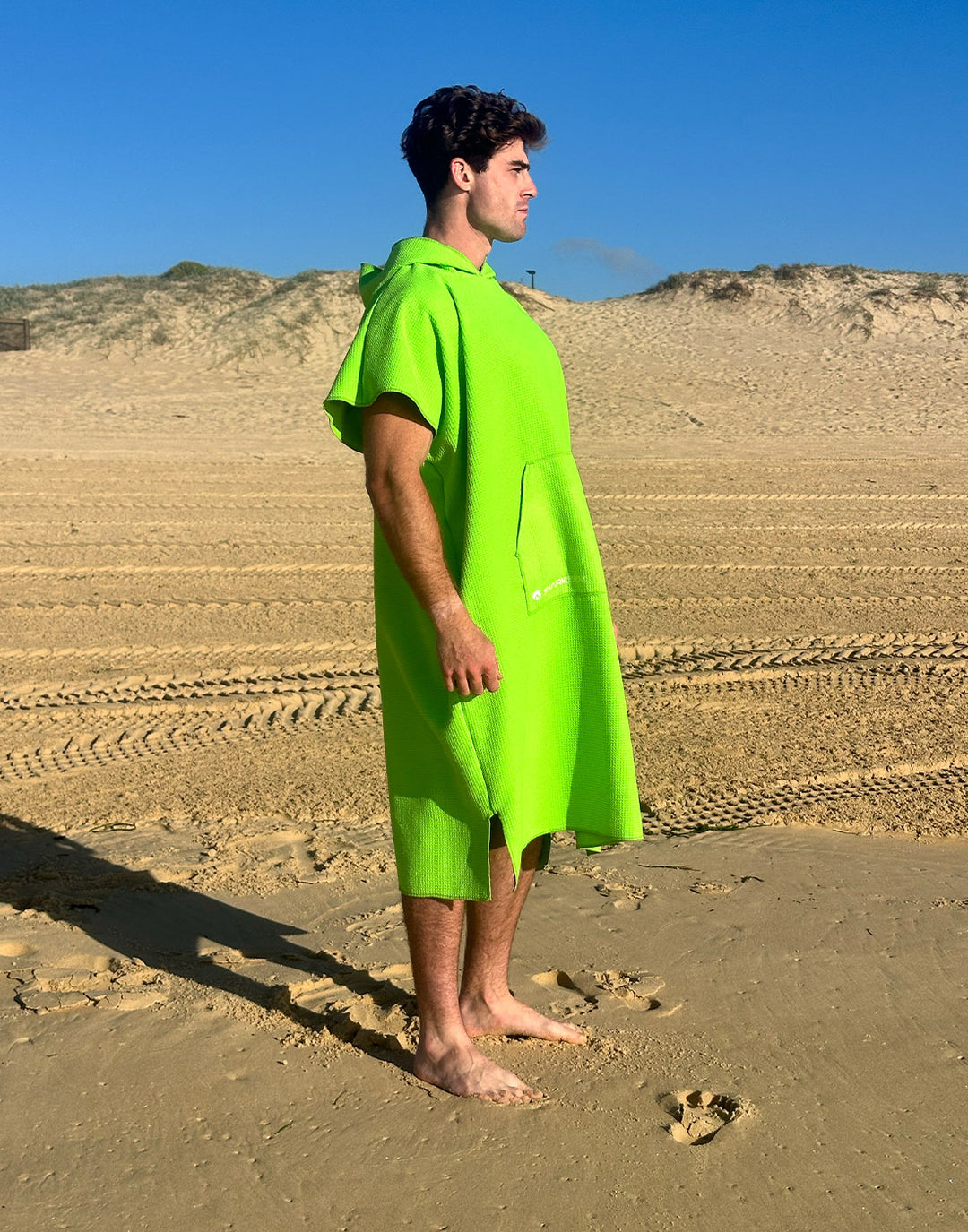 SAND FREE HOODED TOWEL