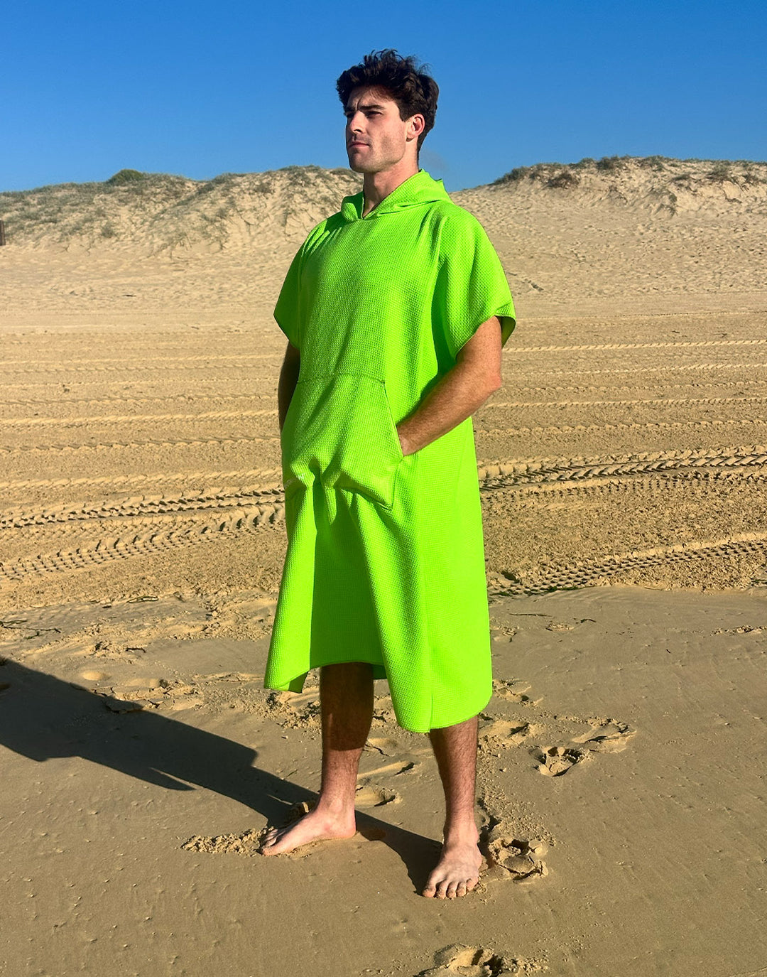 SAND FREE HOODED TOWEL